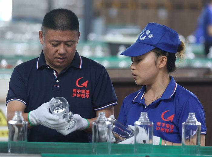 ​华体会(中国)荣耀｜集团董事长黄云彬获评推动泸县经济高质量发展先进个人