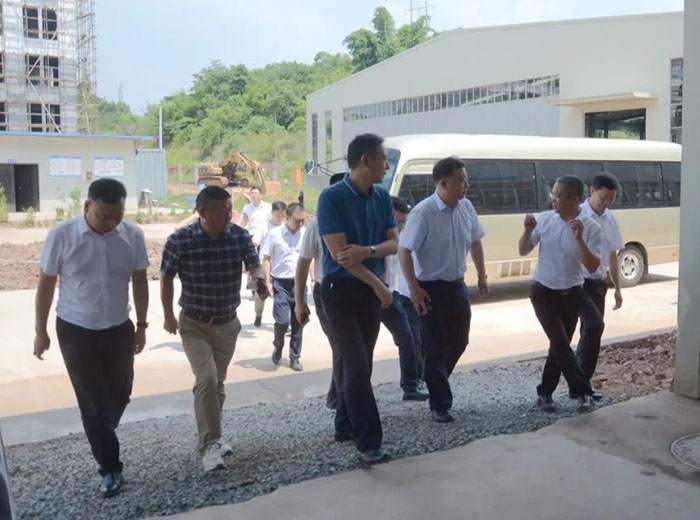 内江市市长李丹一行莅临华体会(中国)实业基地调研